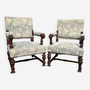 Paire de fauteuils de style Renaissance.