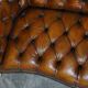 Paire de canapés Chesterfield en cuir Howard & Sons