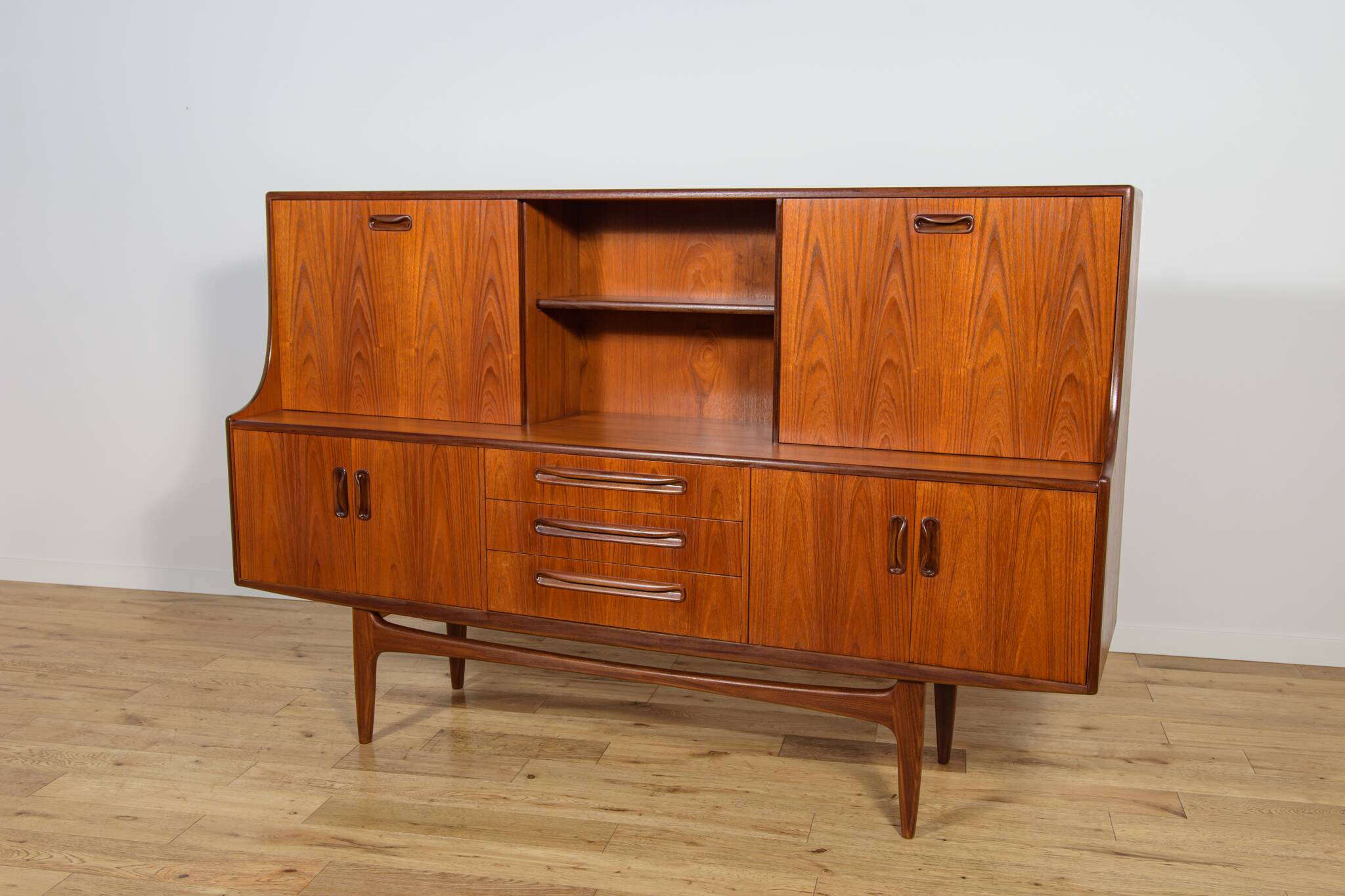 Mid-century model Fresco sideboard in teak by Victor Wilkins for G-Plan, United Kingdom, 1960s