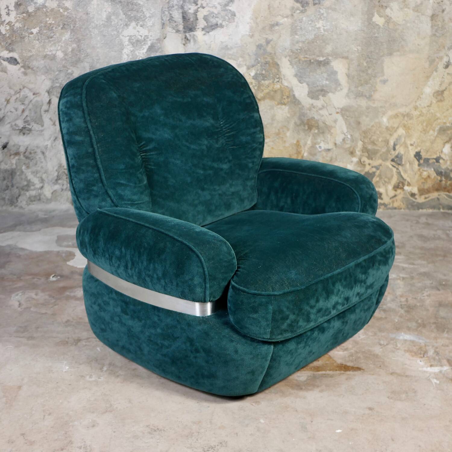 Pair of Beka armchairs in green velvet