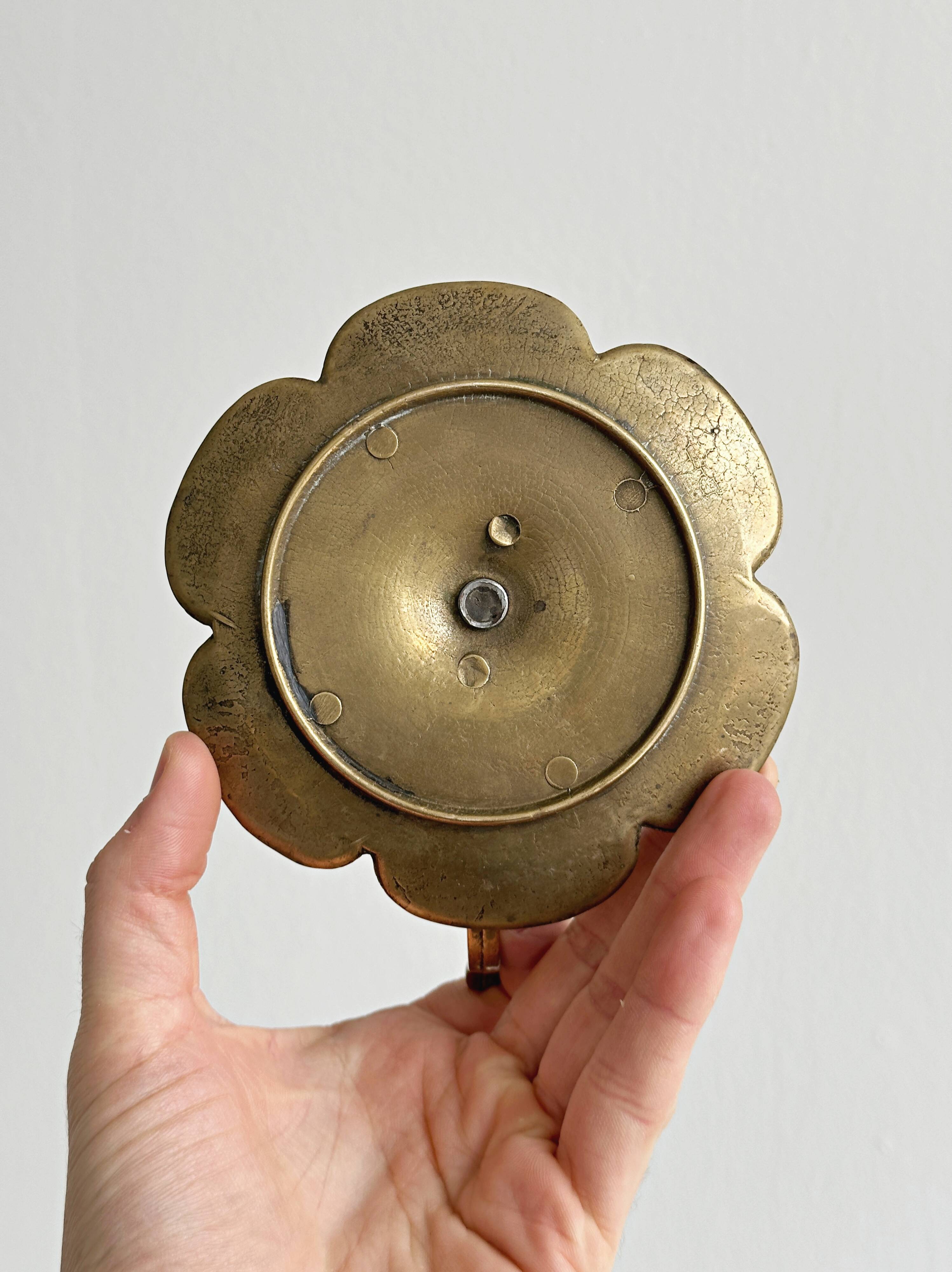 Brass candlestick with handle
