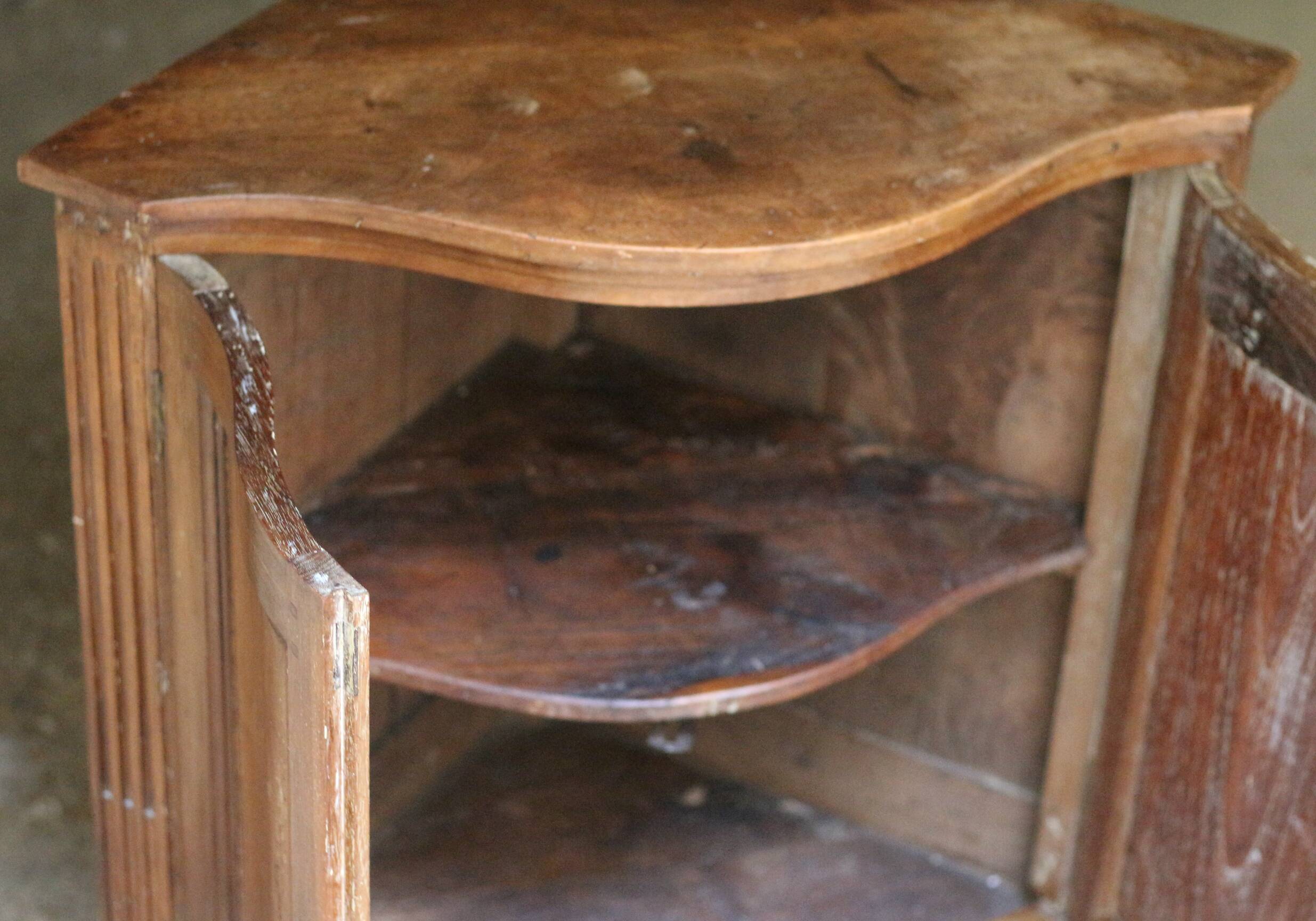 Solid walnut corner cabinet (19th century). Beautiful patina.
