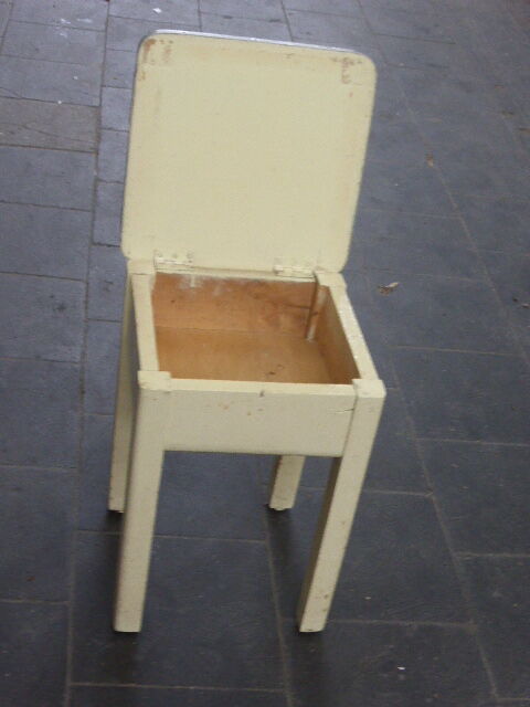 Former shoeshine stool 1950