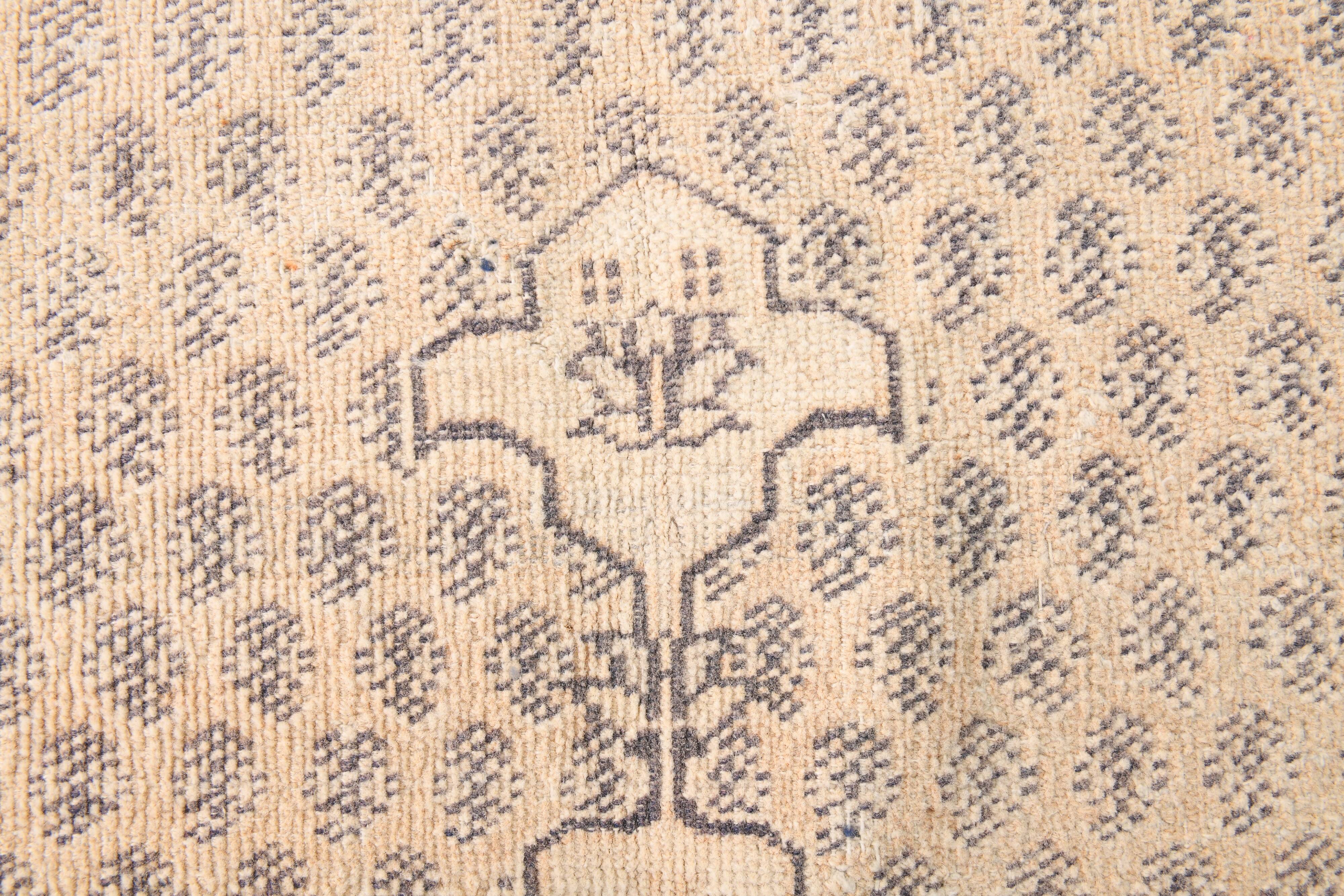 6x8 Vintage Cream & Black Oriental Persian Rug, 176x259Cm