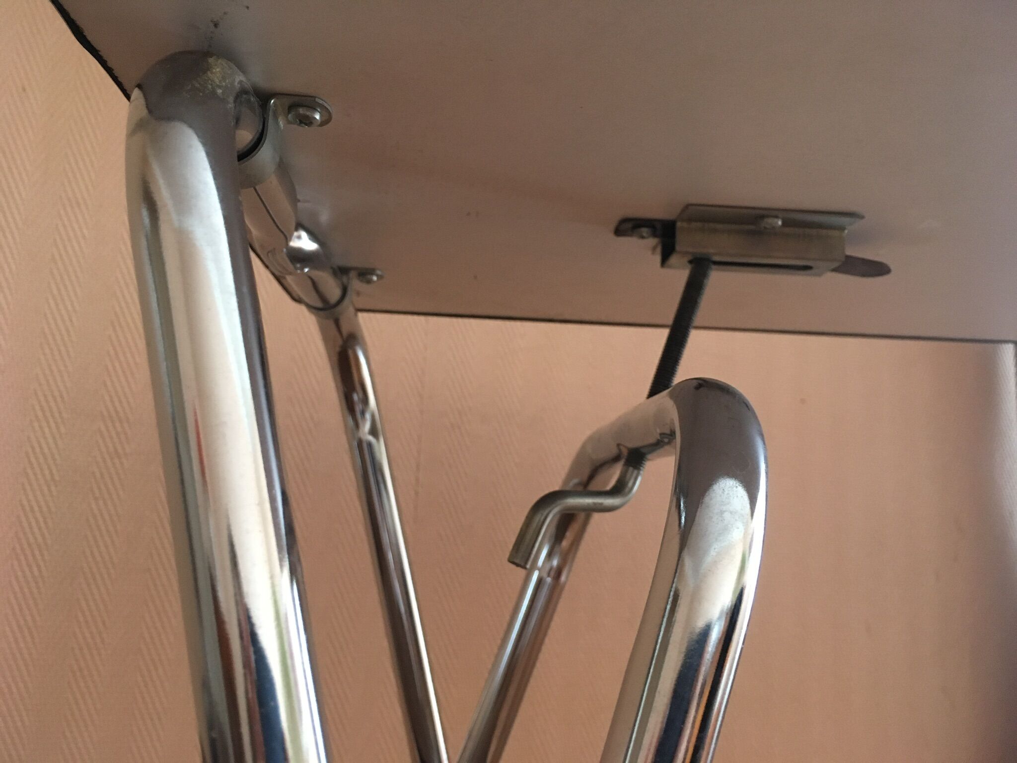 Formica projection table