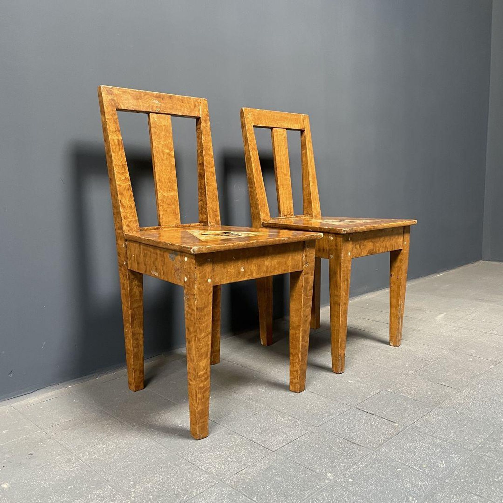 Set of 2 painted Swedish chairs
