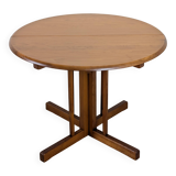 Extendable round table