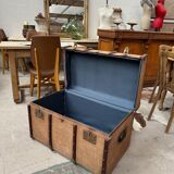 Old travel trunk "Be a Father" Lille