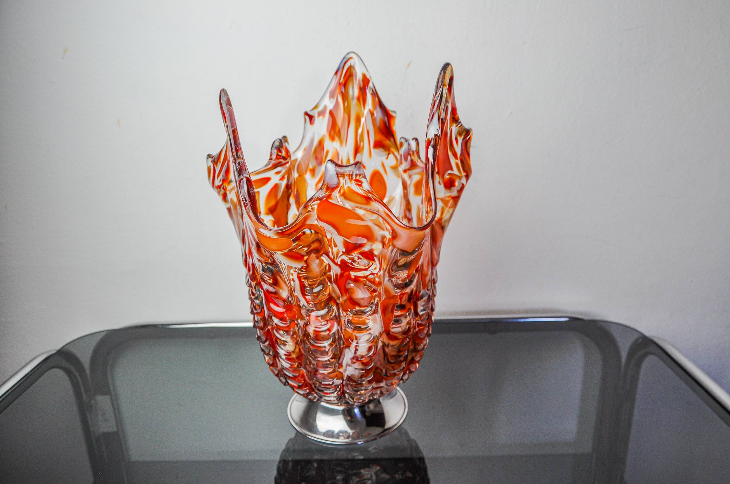 Red and white Seguso vase in Murano glass, Italy, 1960