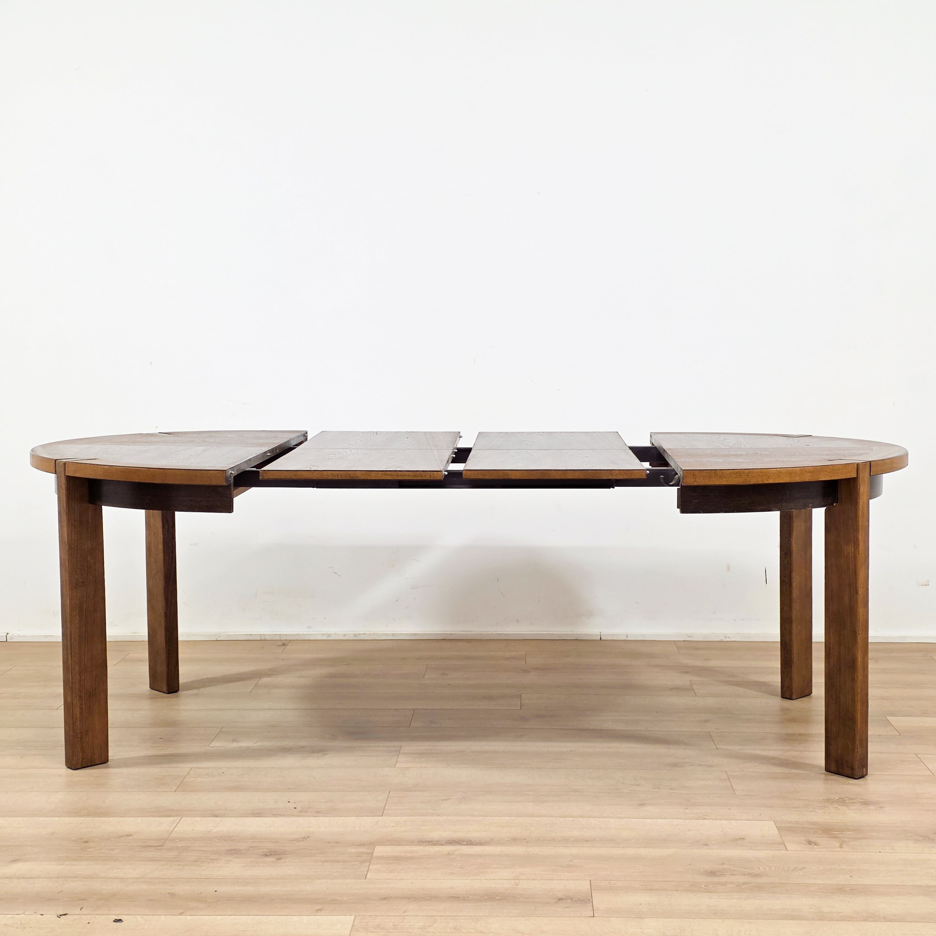 Extendable solid wood round table – 1970s modernist design