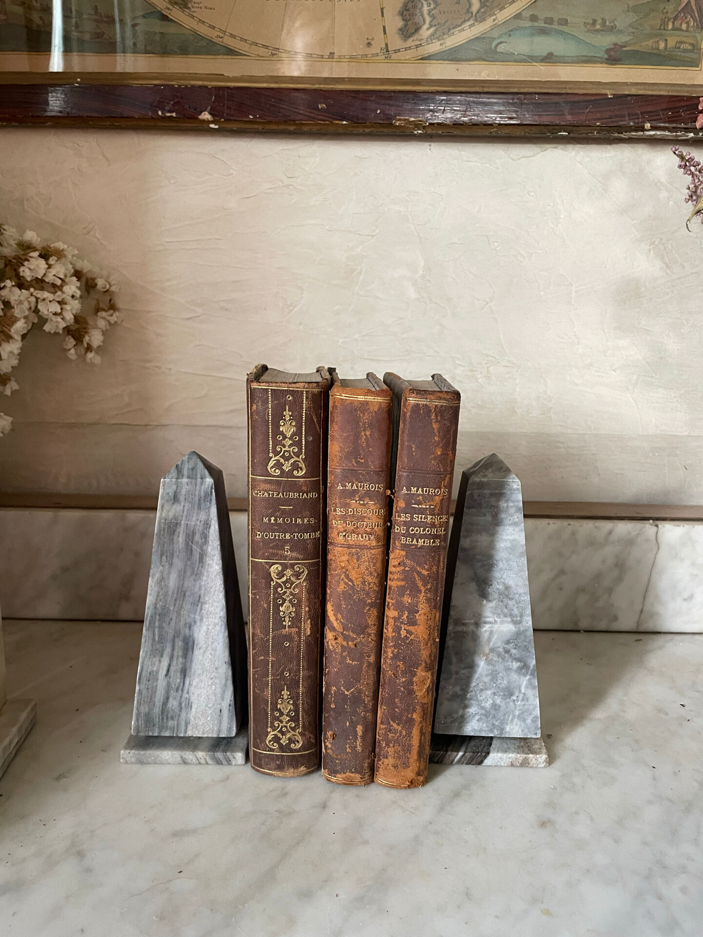pair of obelisk bookends in marble Art Deco style