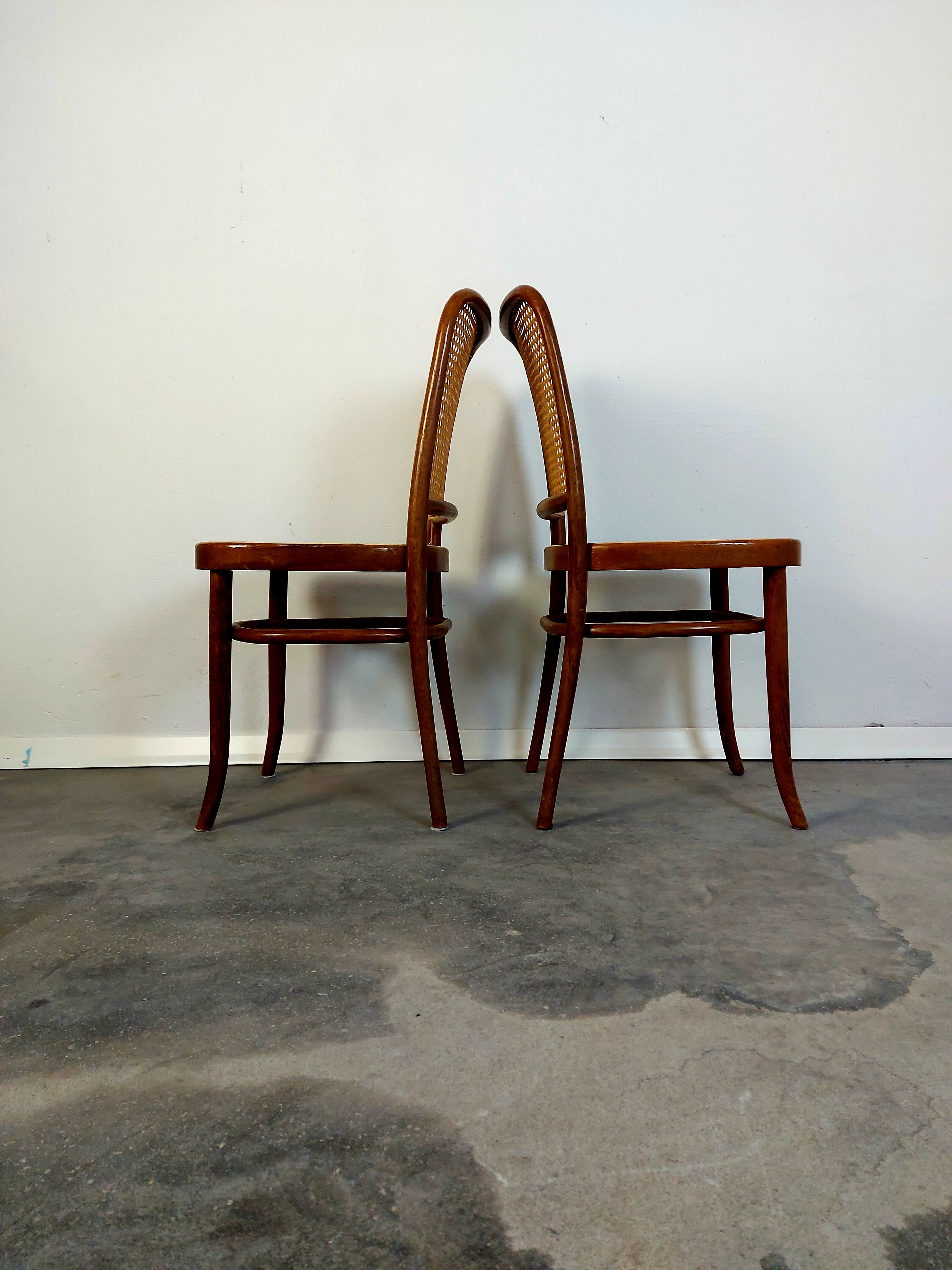 Prague Chair, no. 811 Bentwood chair, 1970s, 1 of 2