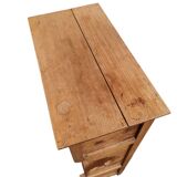 Small shelving unit