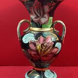 Flowered vase with gold accents or Vallauris, approximately 30 cm - signature to be identified.