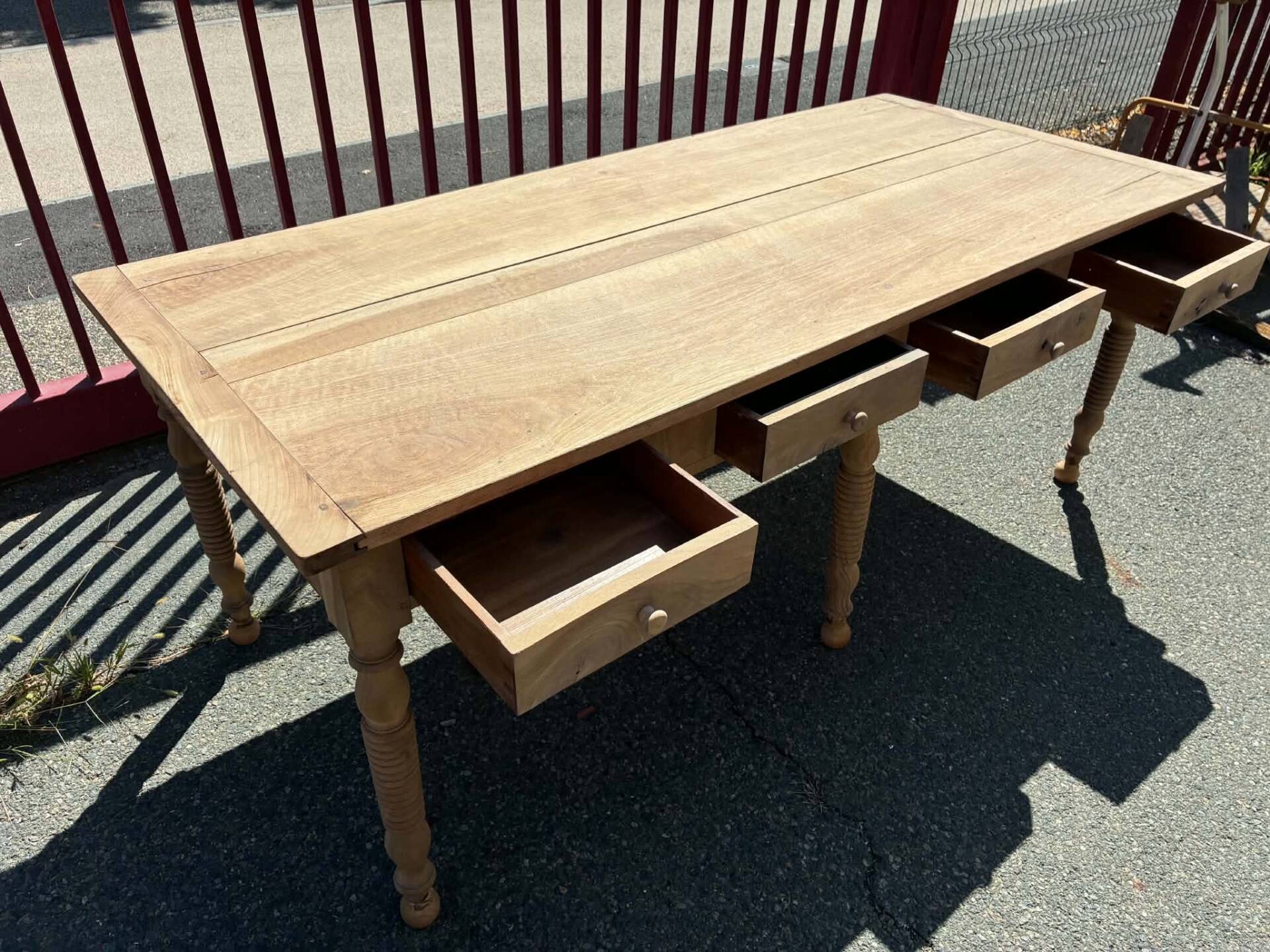 Table de salle à manger