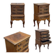 Petite commode anglaise en acajou des années 50