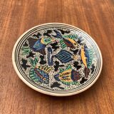 Vintage wall plate in hand-painted ceramic, 1970s.