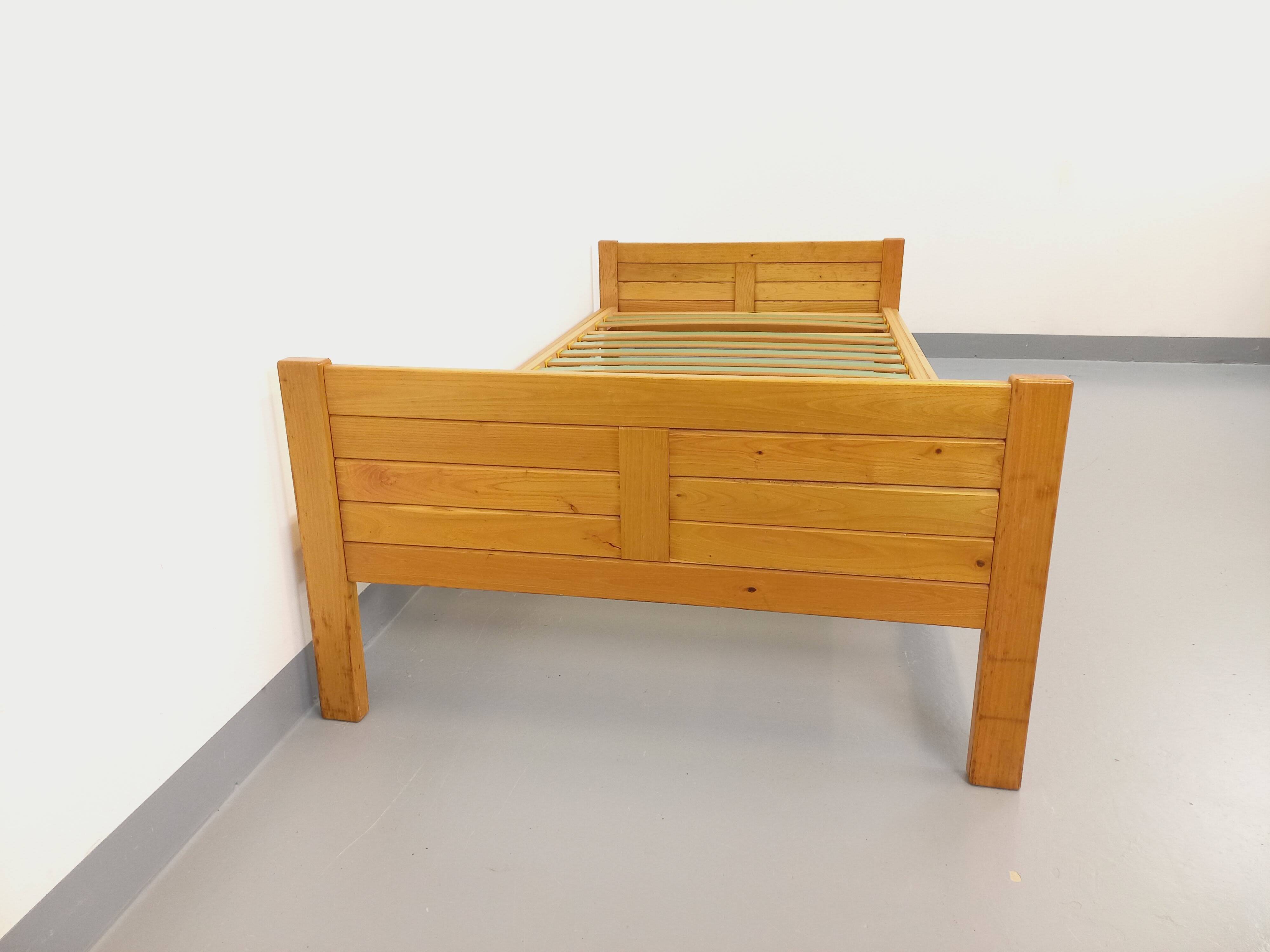 Vintage Mountain Design Les Arcs bed in ash wood from the 60s 70s