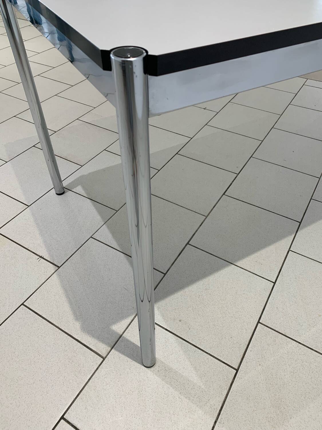Table USM Haller Design