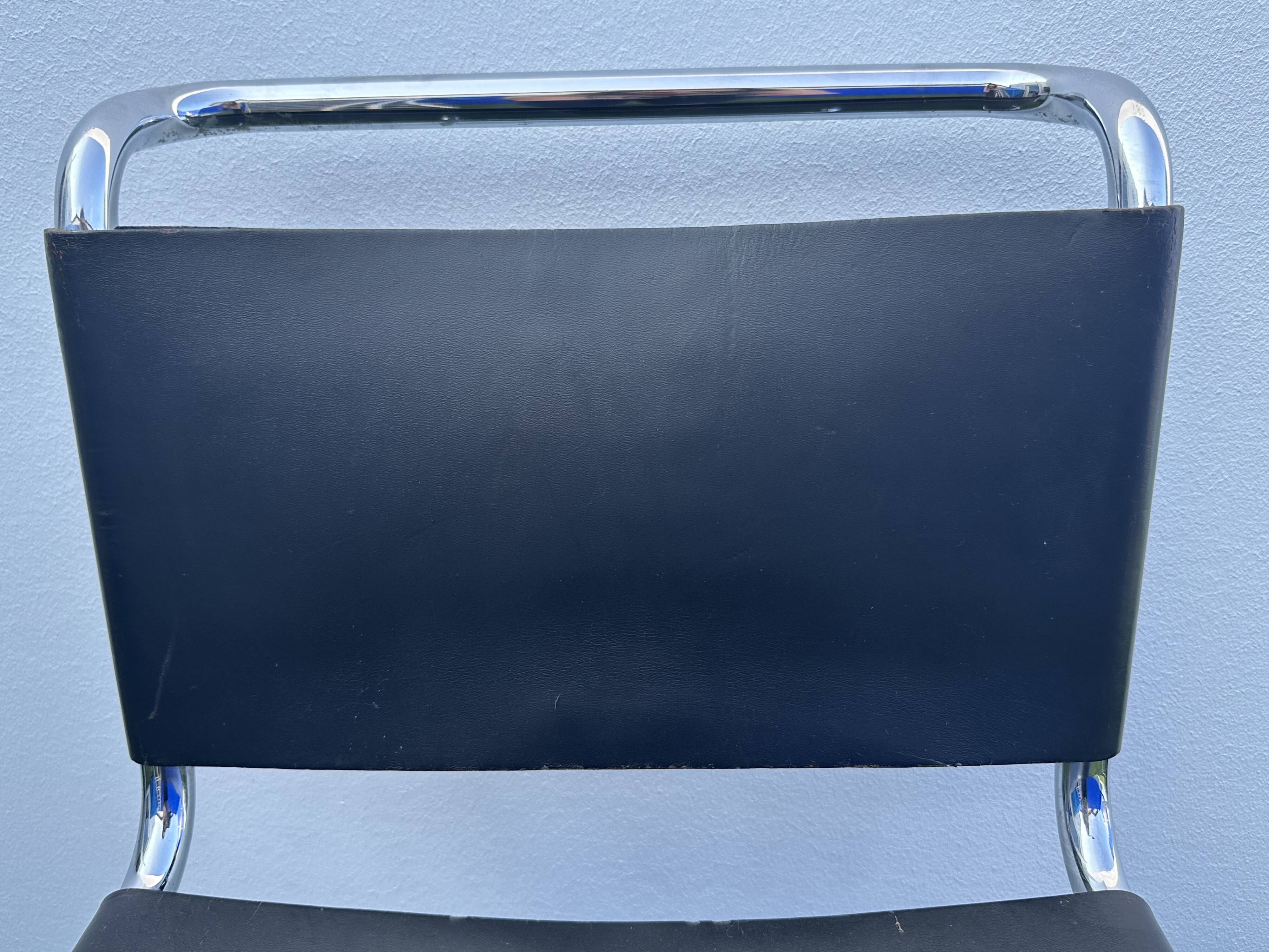 Pair of MR 10 chairs with Mies Van der Rohe laces, Knoll International