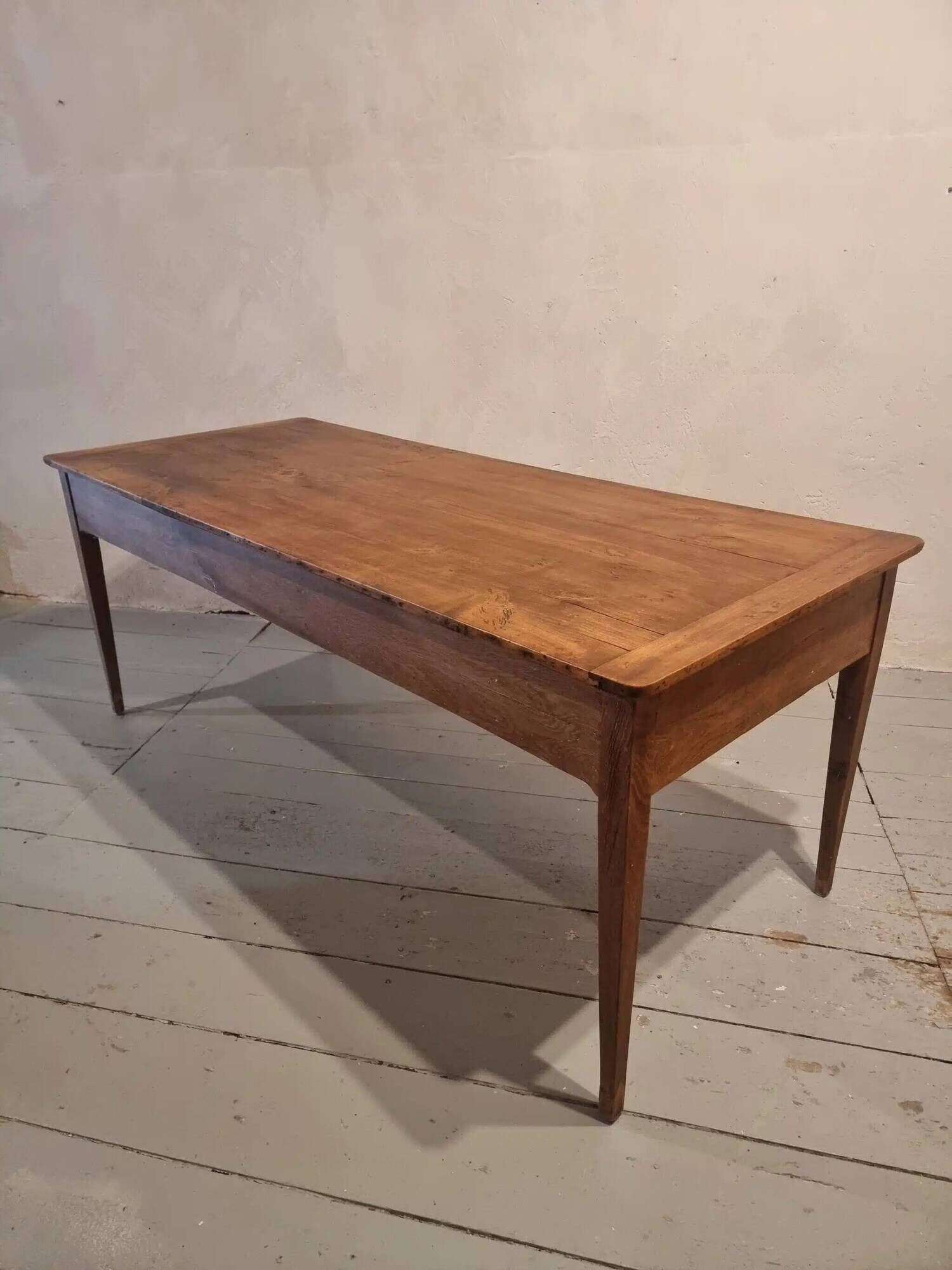 Antique French oak dining table with pine top – 19th century