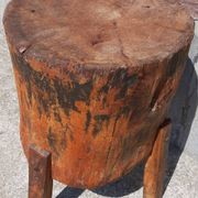 Table ou billot de boucher ancien tripode.