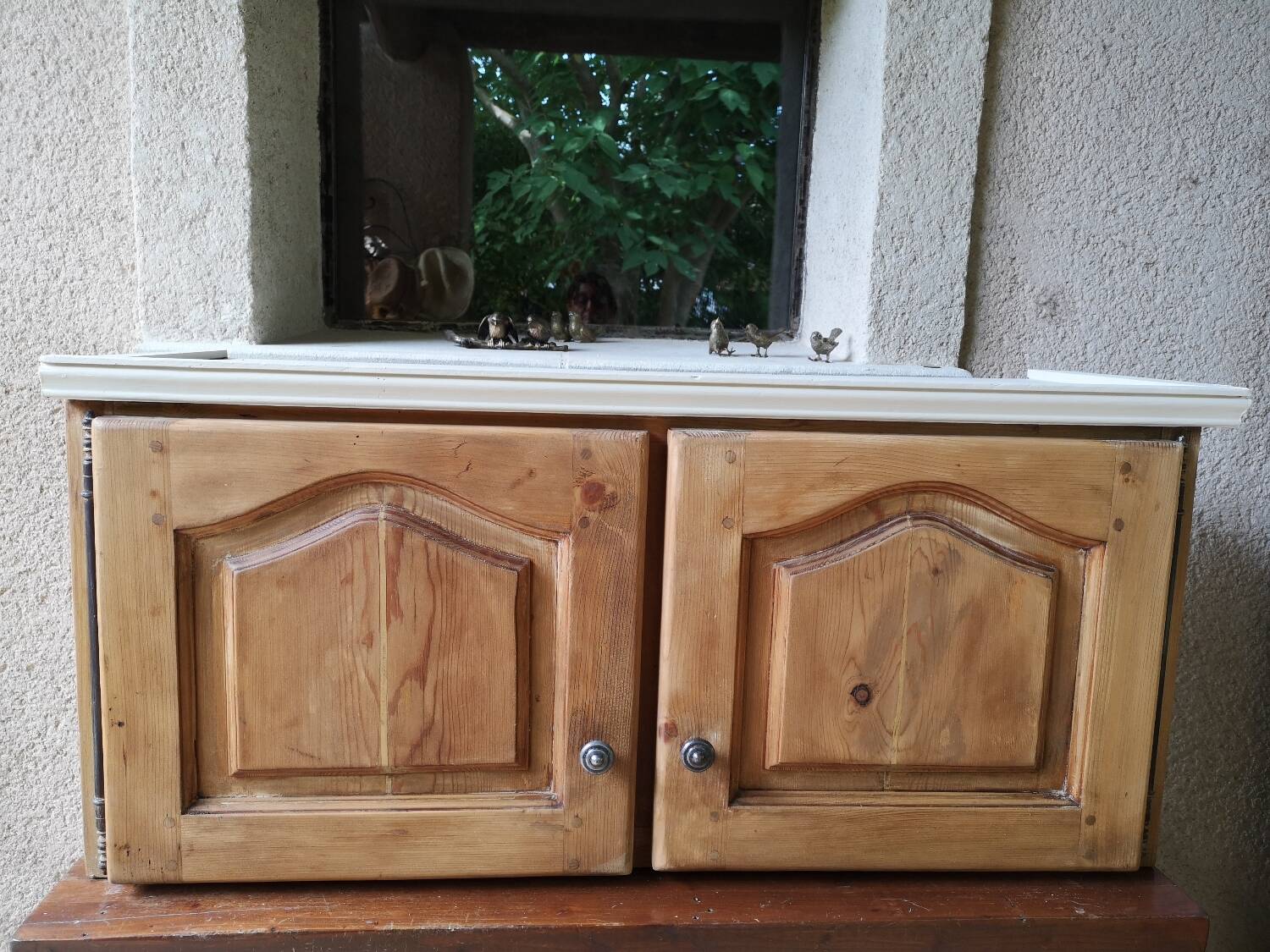 Hanging cupboard, wall mounted.