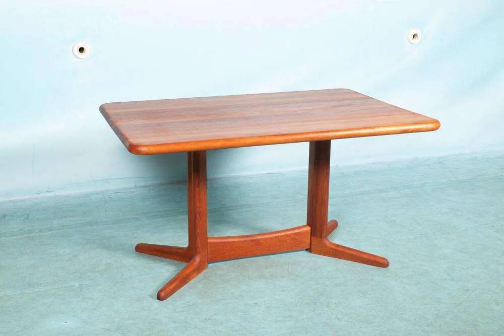 Danish design renovated dining table, sixties teak dining