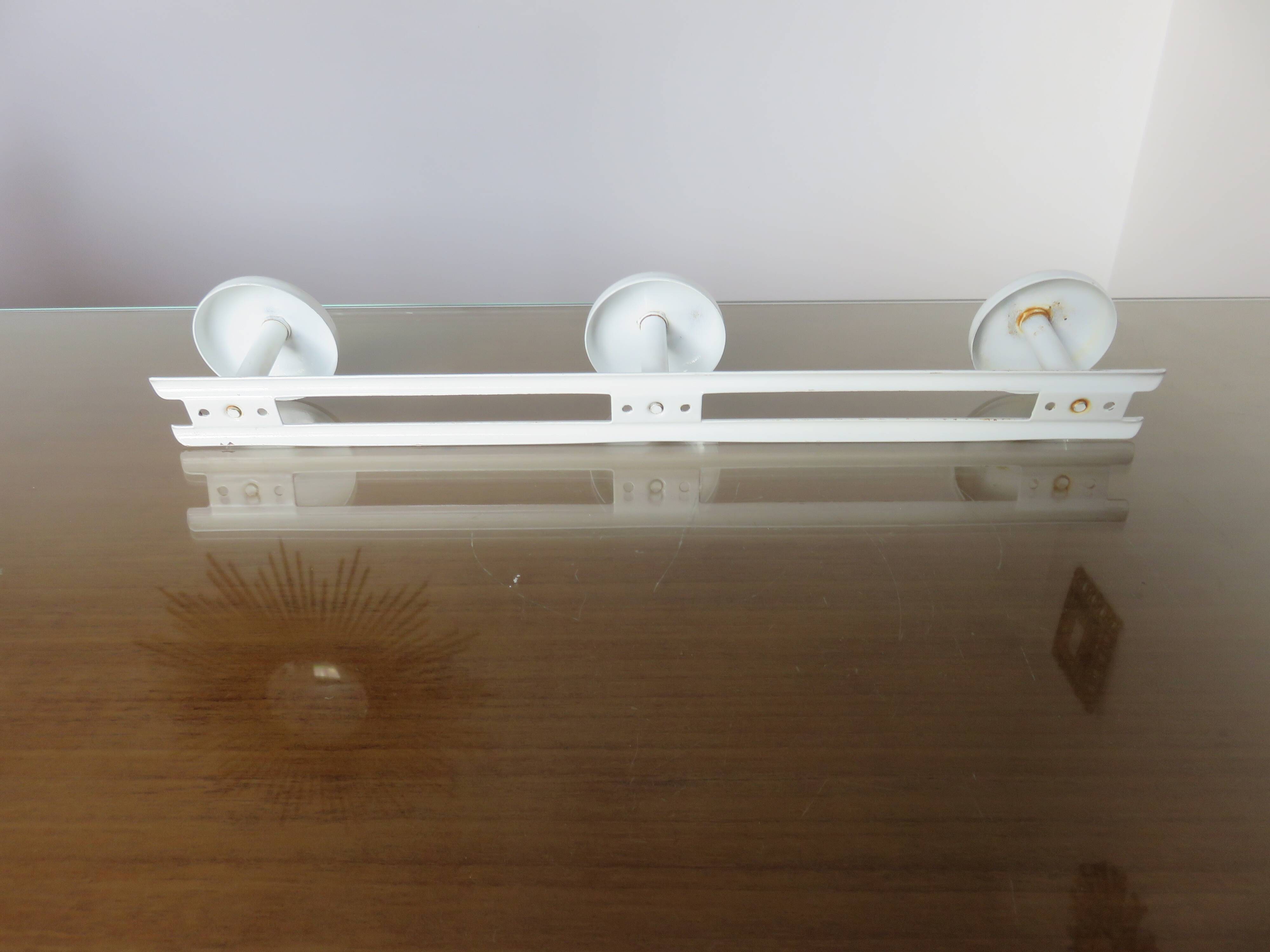 White lacquered metal wall coat rack with 3 hooks, 1970.