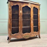 Bibliothèque trois portes en marqueterie de style Louis XV, XIXème siècle