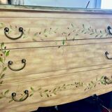 Provençal style chest of drawers