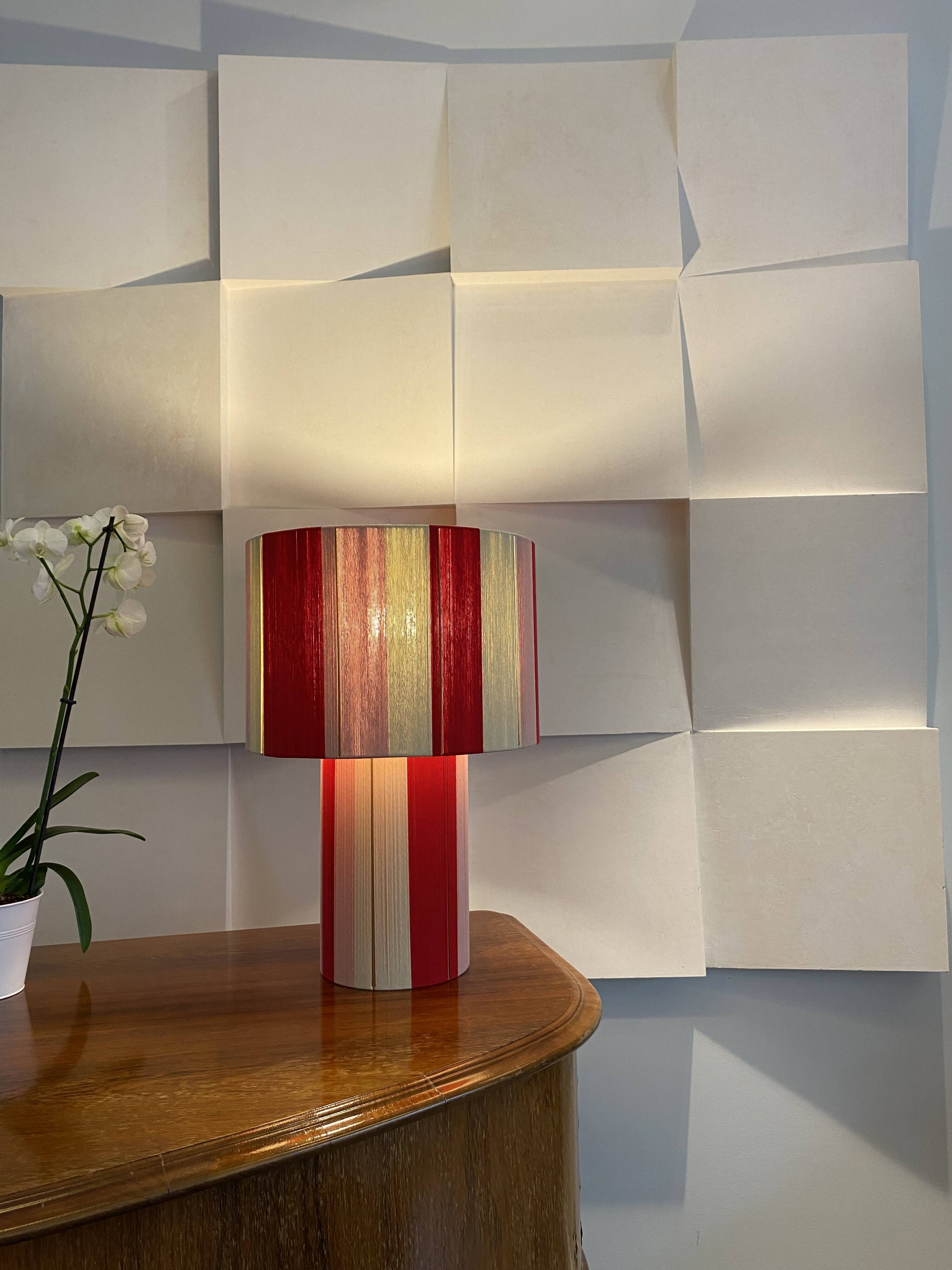 Large table lamp l'Élégante in powder red