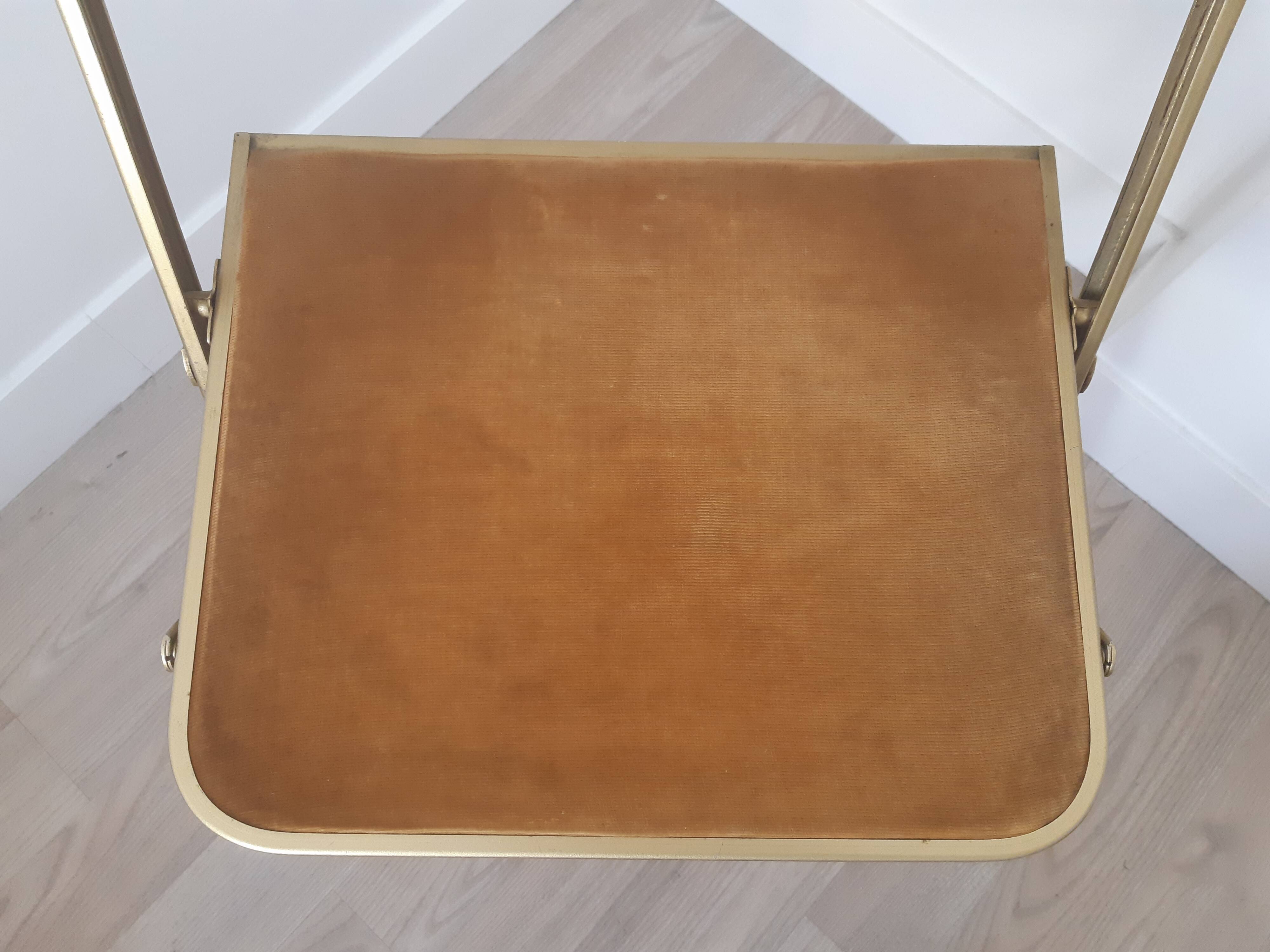 Lot of 2 vintage folding chairs