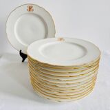Série de 13 assiettes en porcelaine de Paris, d’époque fin XIXème