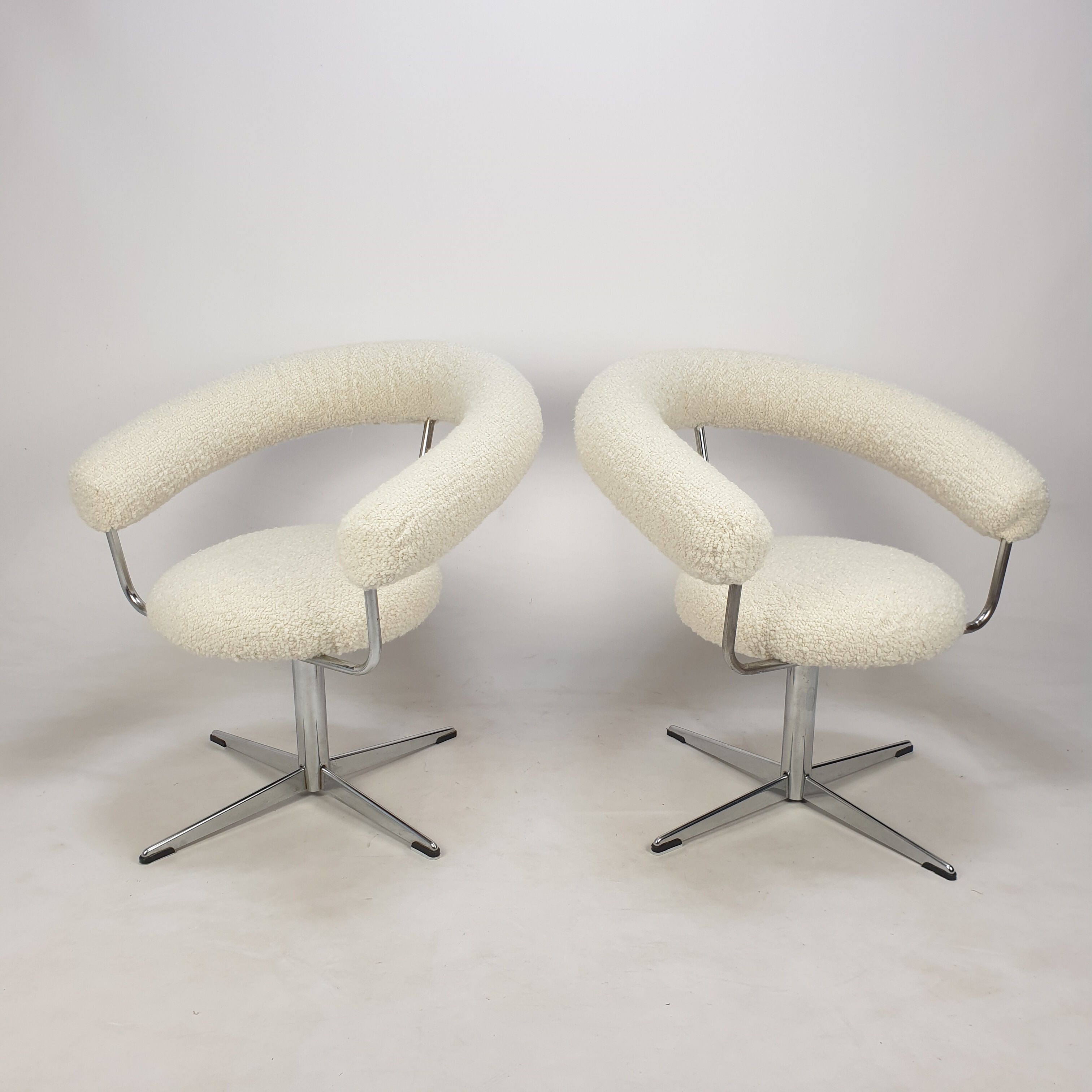 Ensemble de 2 fauteuils ronds, années 1970