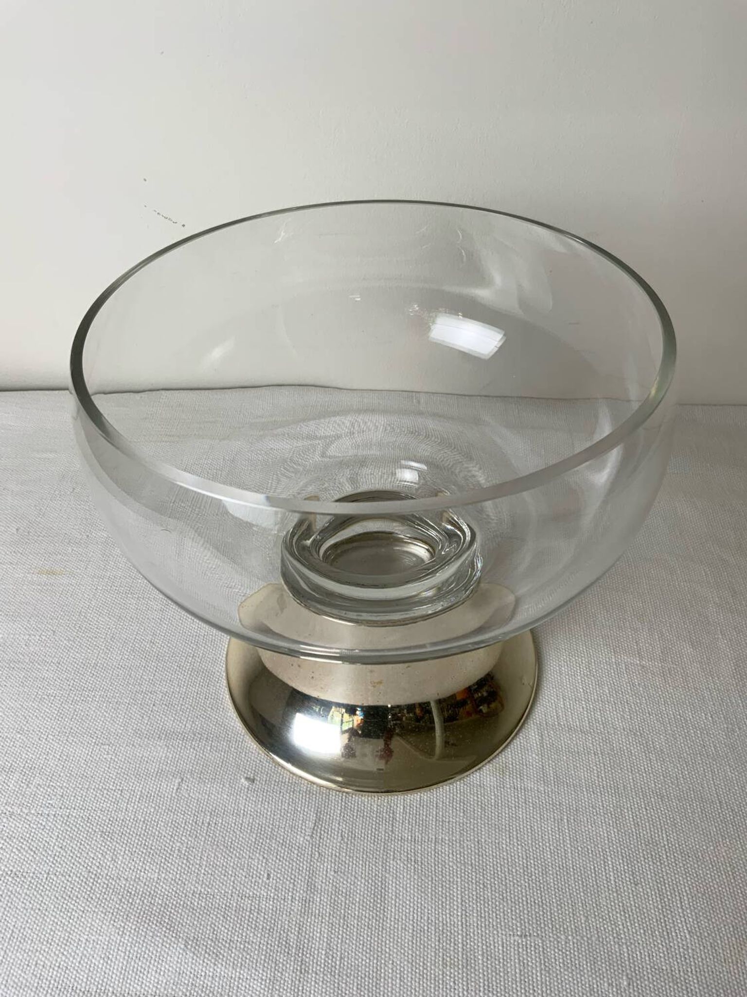Large bowl or salad bowl
