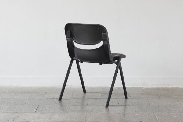 Fauteuil dorsal noir de G. Piretti & E. Ambas, Italie, années 1980