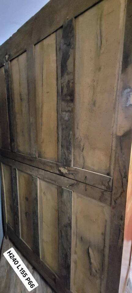 Exceptional Empire period wardrobe in solid walnut, 19th century, circa 1800