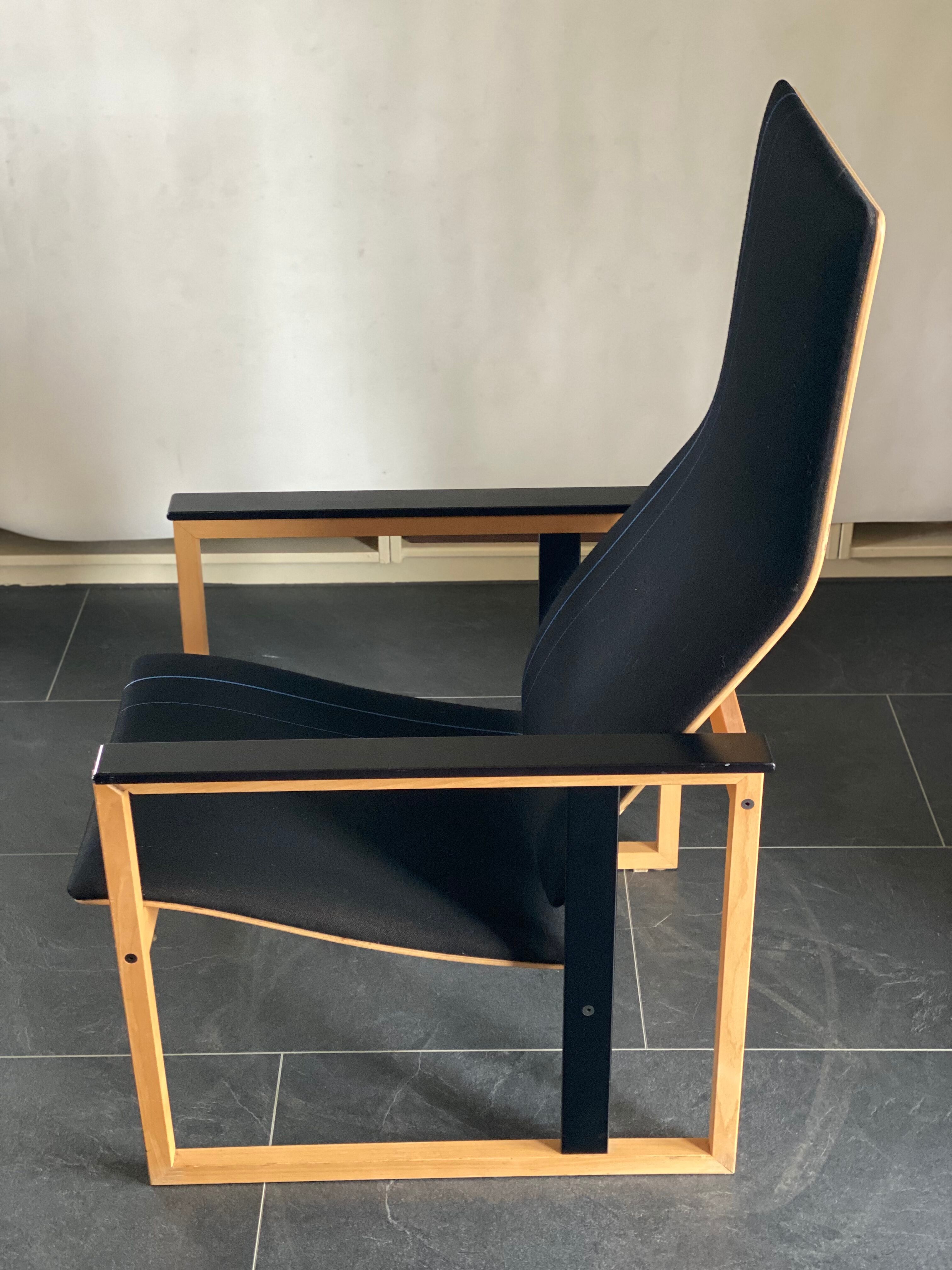 Paire de fauteuils Artza Noirs par Simo Heikkila