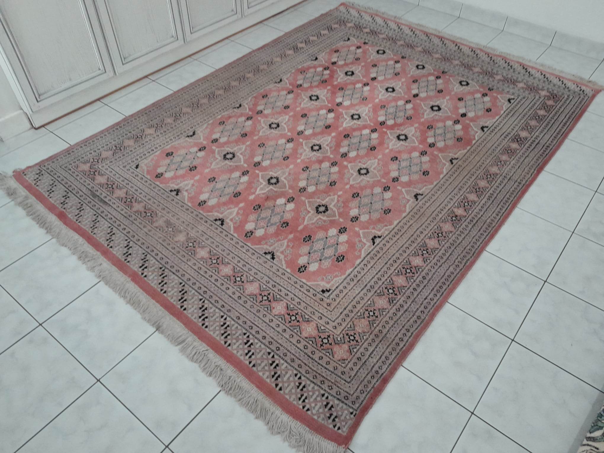 Handmade Pakistani rug 268x191cm