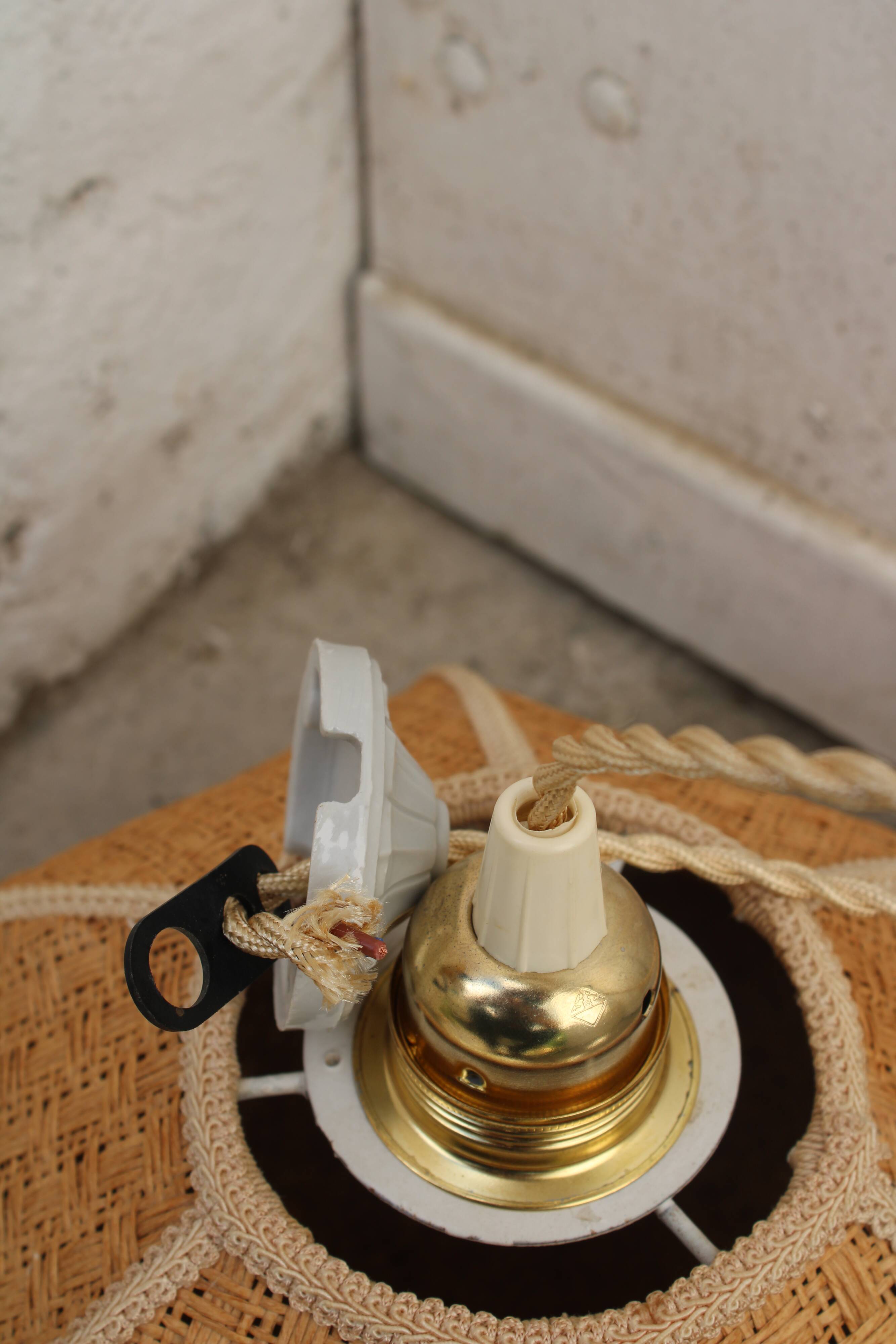 Realectrified rattan flower suspension