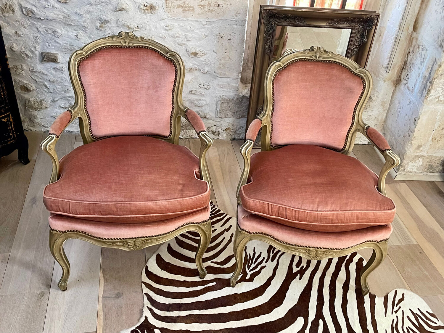 Paire de fauteuils cabriolet Louis XV