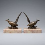 Art Deco bookends with birds – patinated metal and pink marble
