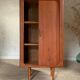 Armoire à rideau scandinave en teck vintage