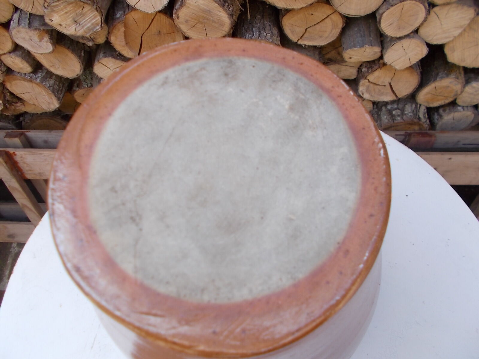 Old vinegar sandstone pot