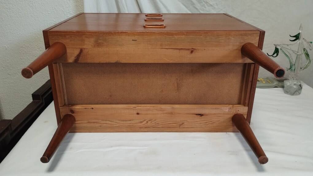 Small Scandinavian teak chest of drawers or bedside table from the 60s