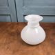 Globe abat-jour opaline blanche – Verre opale, bord ondulé – Style intemporel