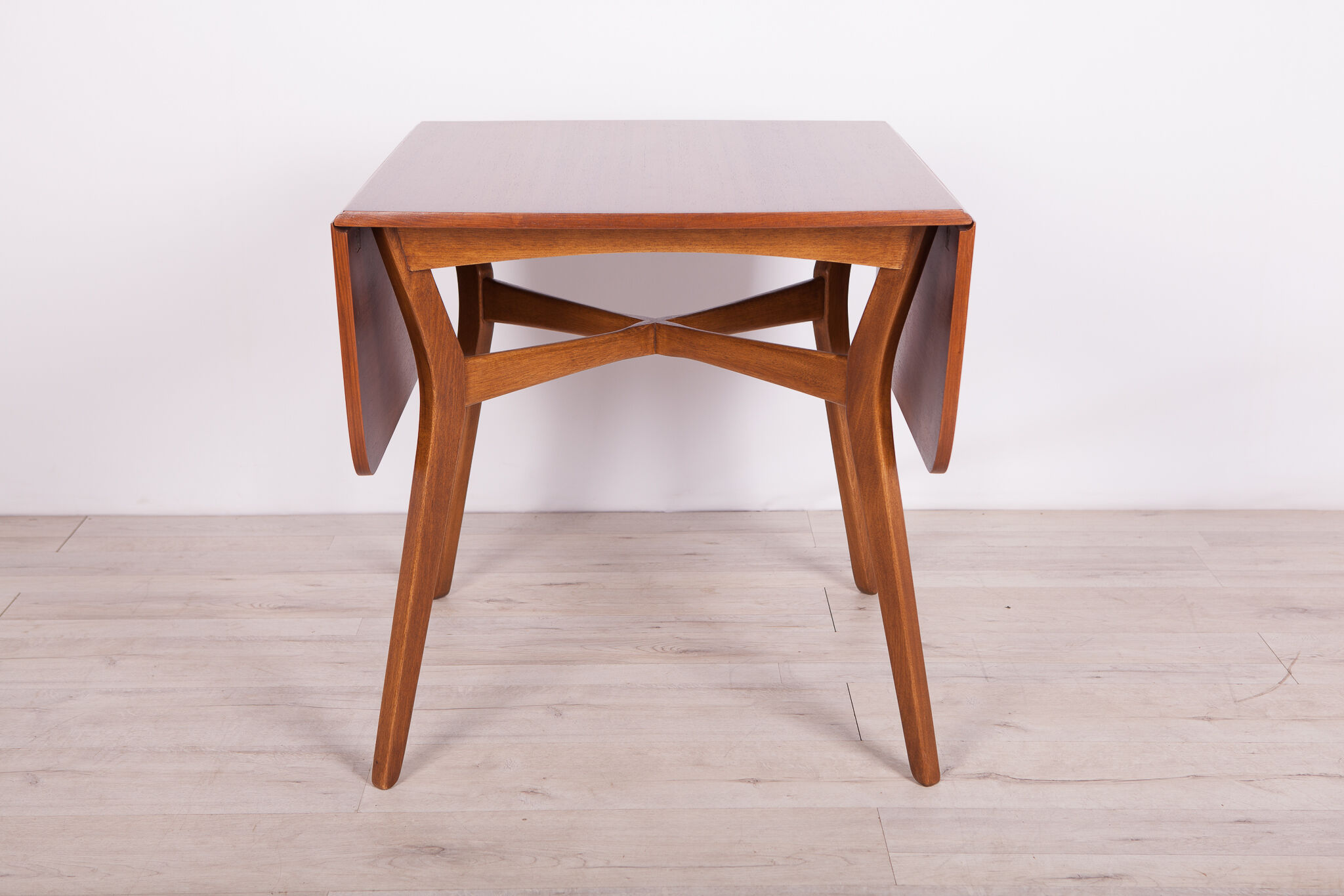 Butterfly dining table from G-plan, 1960