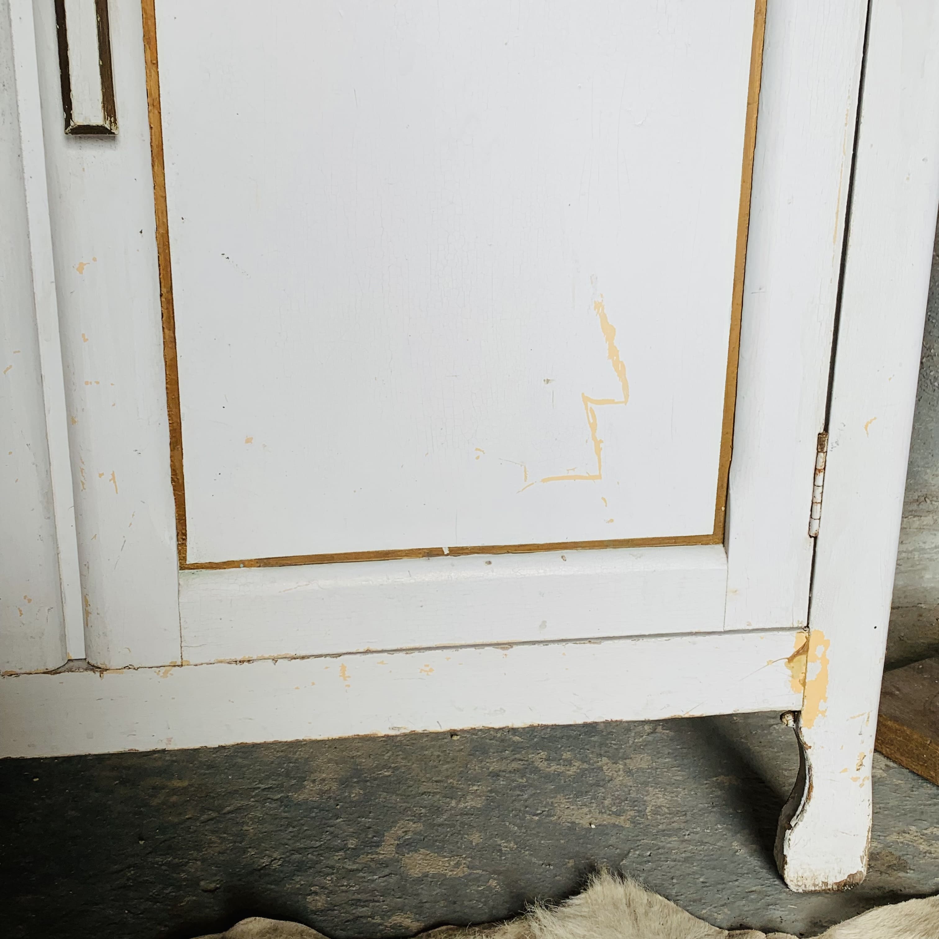 Parisian White buffet