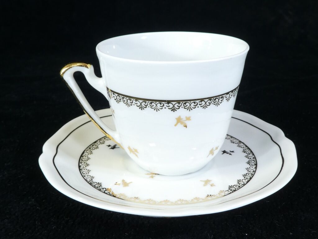 Coffee service in white and gold porcelain Limoges France